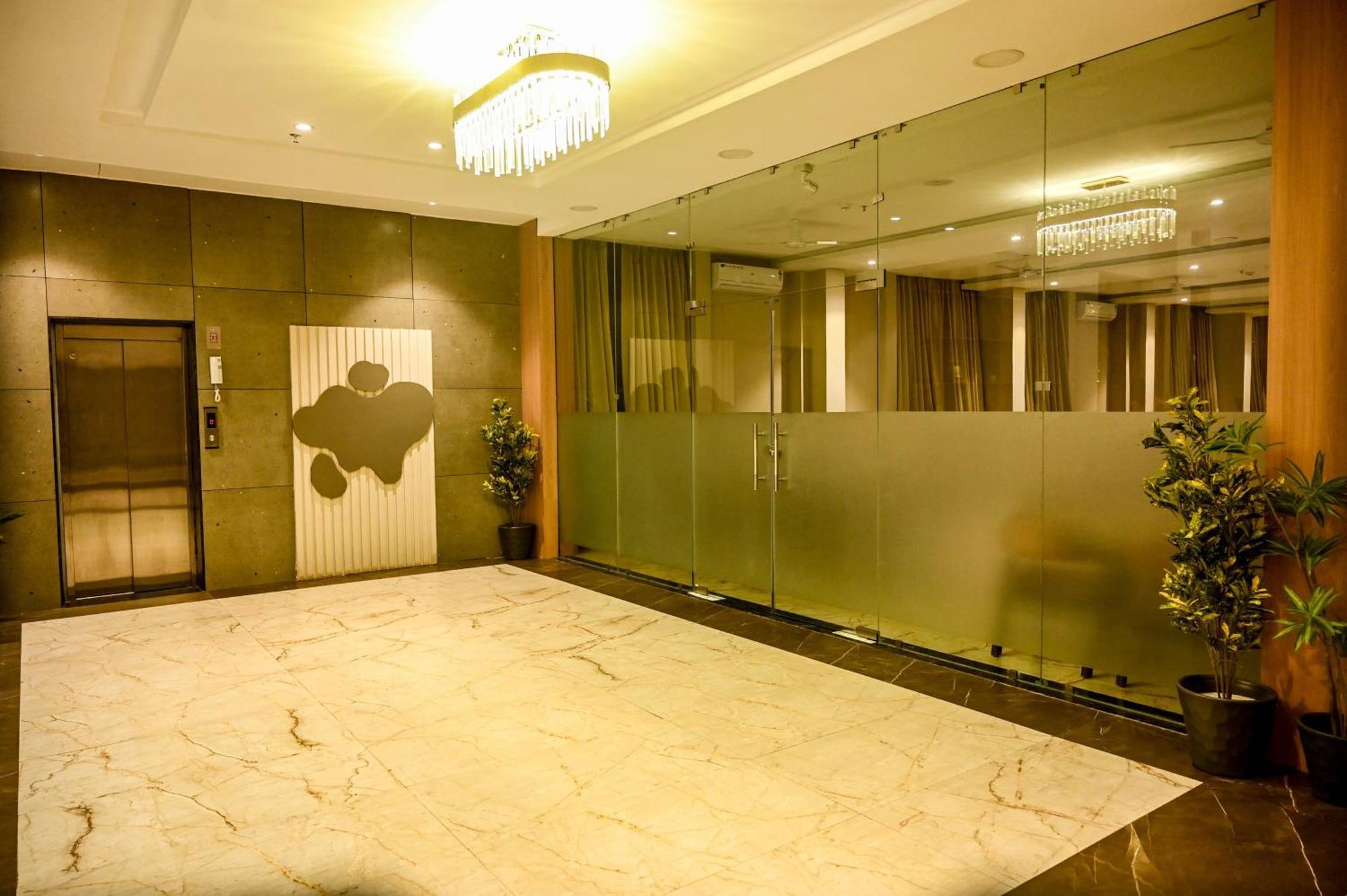 Hotel Maa Bhagwati Palace Khandwa Extérieur photo