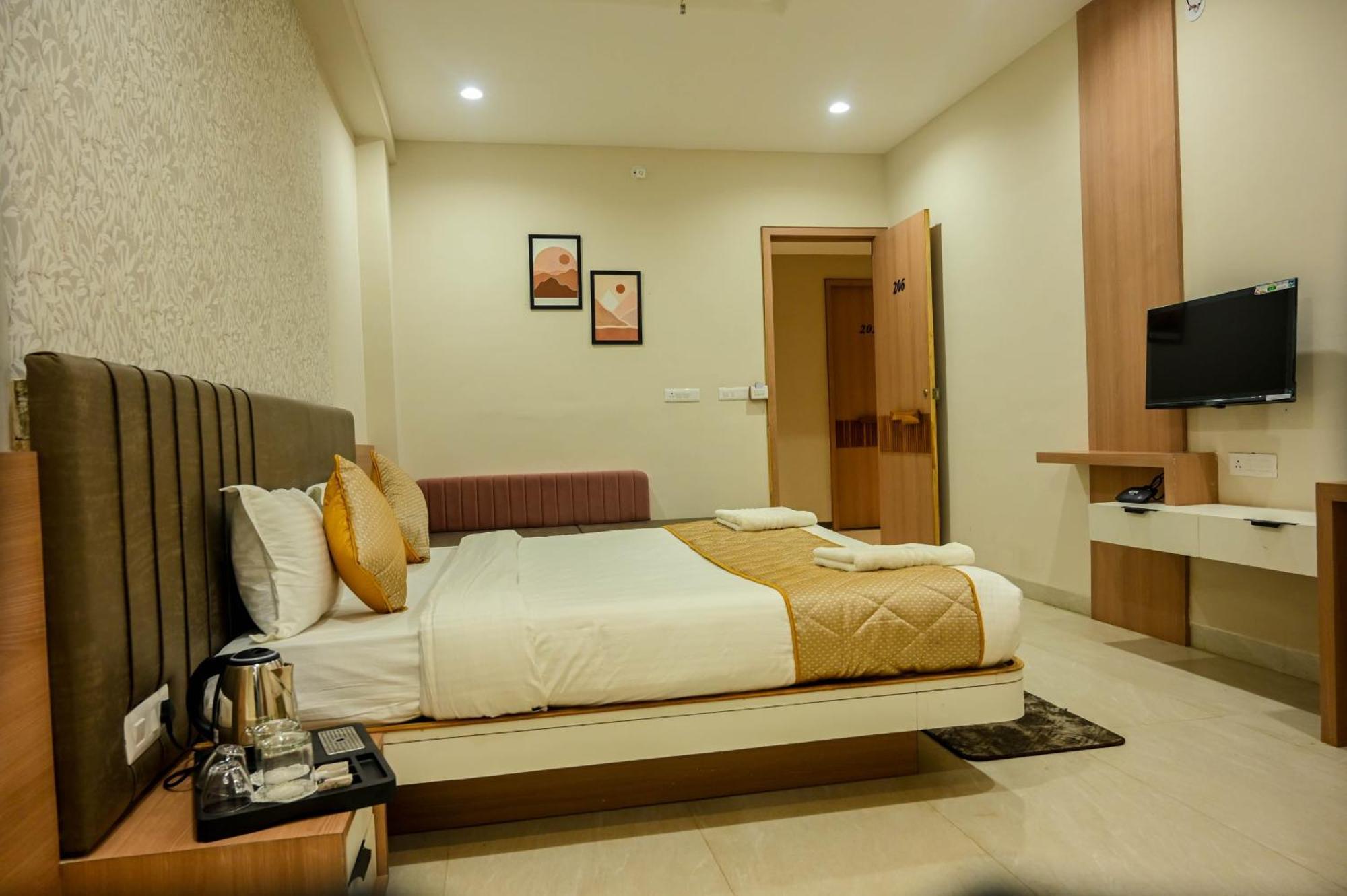 Hotel Maa Bhagwati Palace Khandwa Extérieur photo