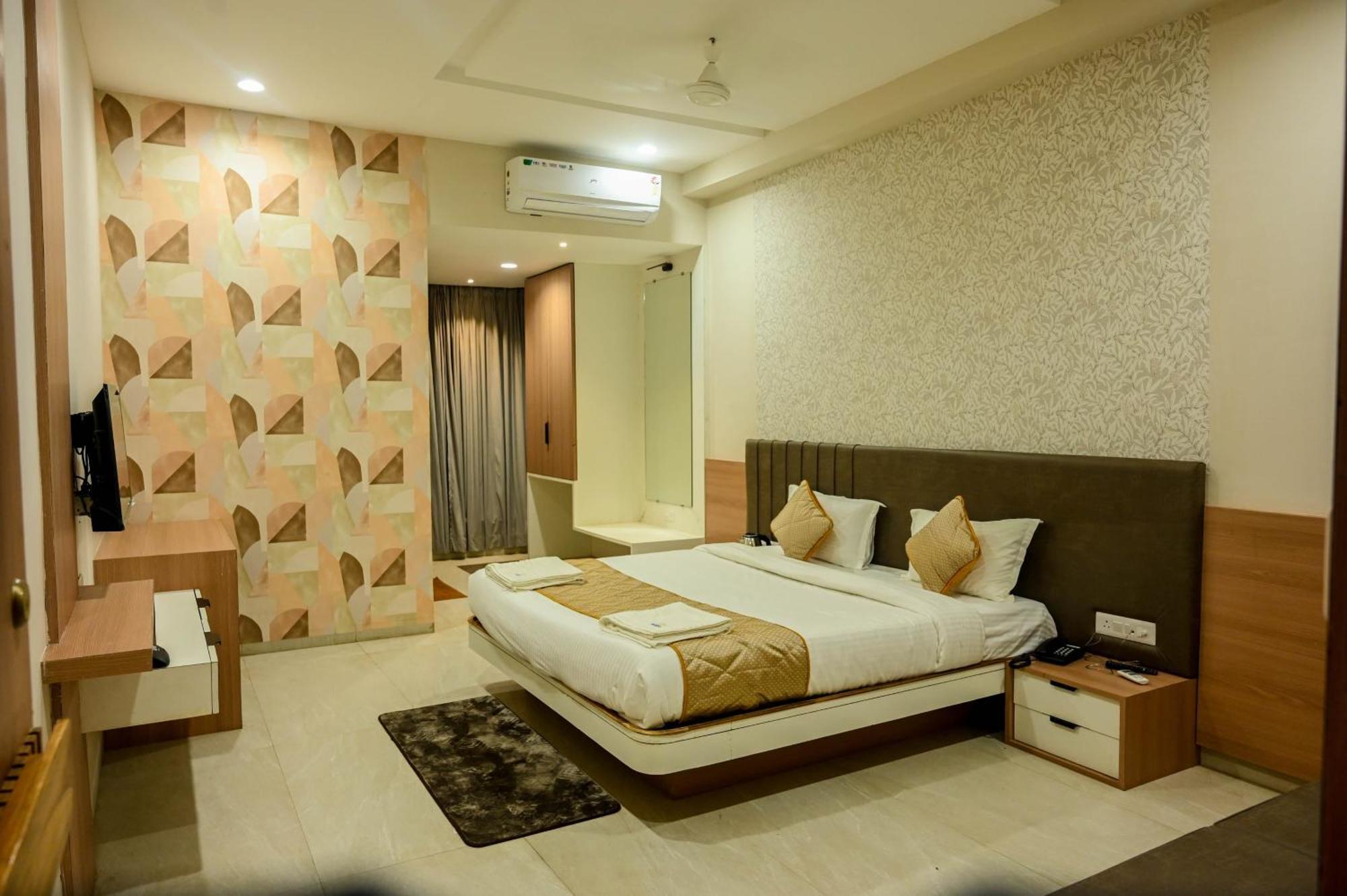 Hotel Maa Bhagwati Palace Khandwa Extérieur photo