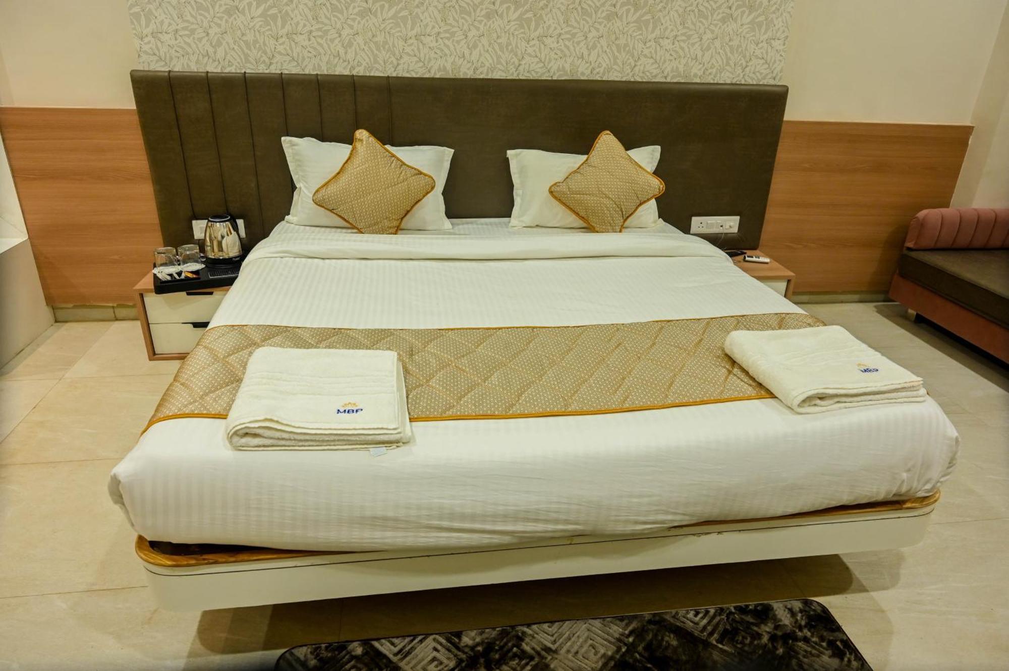 Hotel Maa Bhagwati Palace Khandwa Extérieur photo